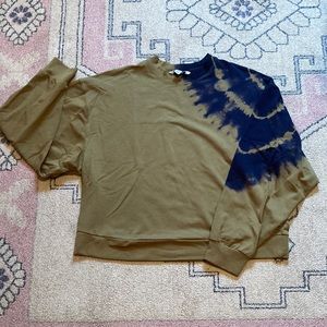 Dark army/mustard green JoyLab cropped crew neck sweatshirt. XS. Like new!